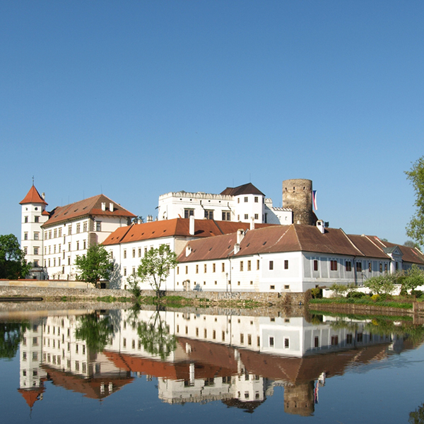 ZAMEK JINDRICHUV HRADEC